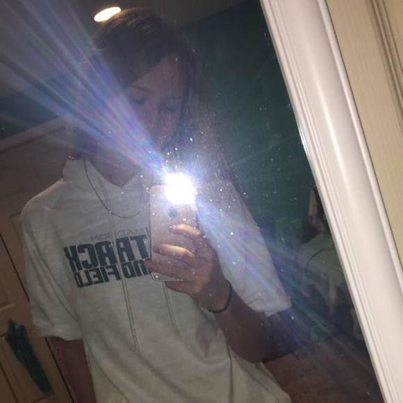 Meet your Posher, Taylor - Picture 1 of 1